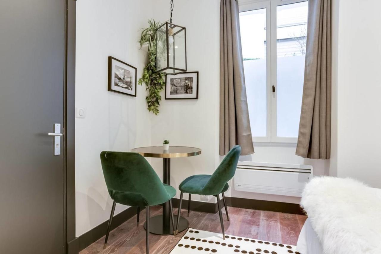 Guestready - Magnifique Studio Near Eiffel Tower Apartment Paris Exterior photo