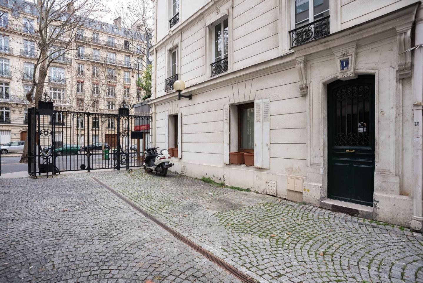 Guestready - Magnifique Studio Near Eiffel Tower Apartment Paris Exterior photo